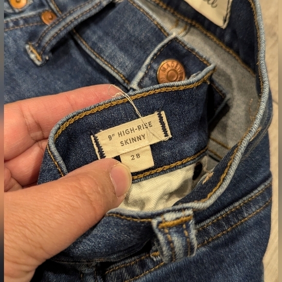 Madewell Denim 9” High Rise  Skinny Jeans - Picture 3 of 11